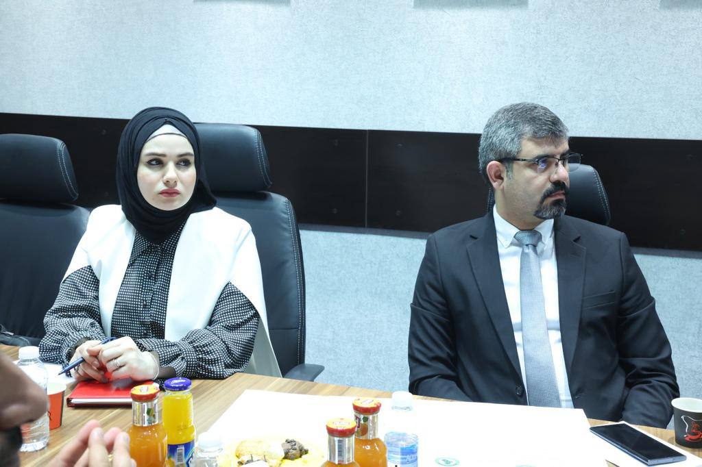 الأوائل وحملة الشهادات العليا