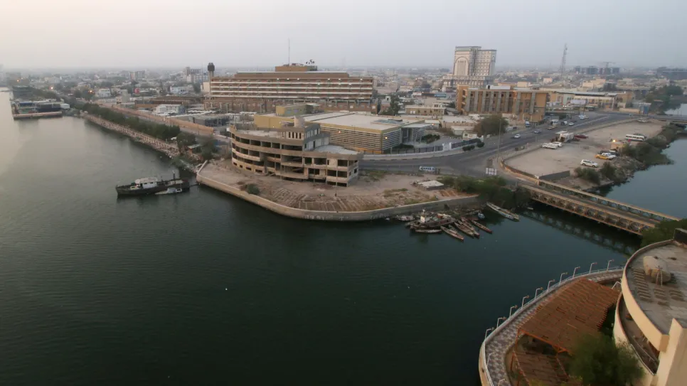 2018-09-26T150451Z_1956701573_RC14DE99F650_RTRMADP_3_IRAQ-PROTESTS-WATER.jpg