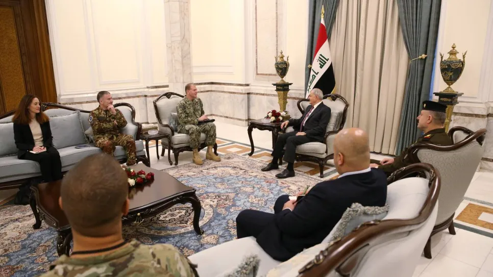 قائد الناتو ورئيس الجمهورية.jpg