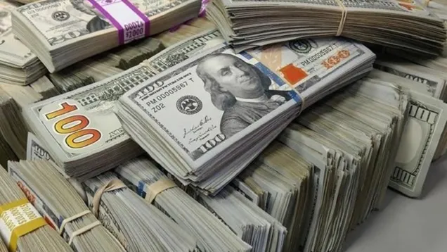 يخفي_عن_عائلته_فوزه_بـ55_مليون_دولار_لمدة_10_سنوات.jpg