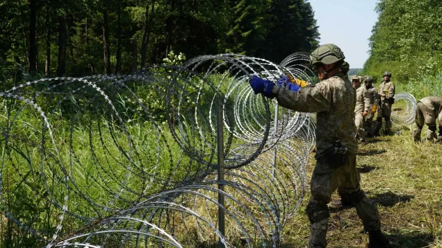 2021-07-09T134046Z_1334617964_RC2YGO9YHEPU_RTRMADP_3_BELARUS-POLITICS-MIGRANTS-LITHUANIA.jpg