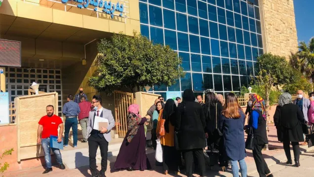 موظفون.jpg