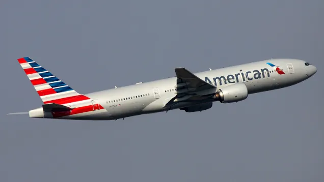 American_Airlines_Boeing_777-200ER_N775AN_PVG_2013-5-21.png