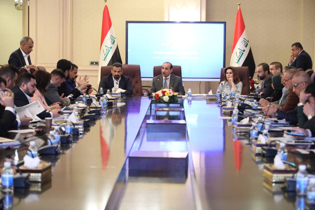 اللجنة المالية النيابية