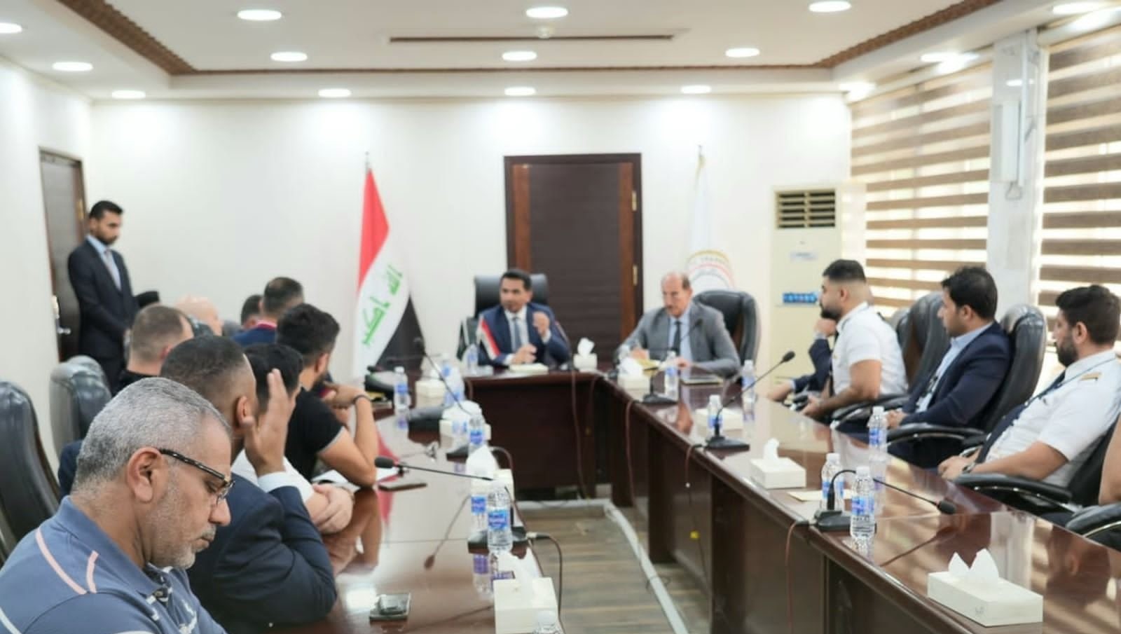 الطيارون