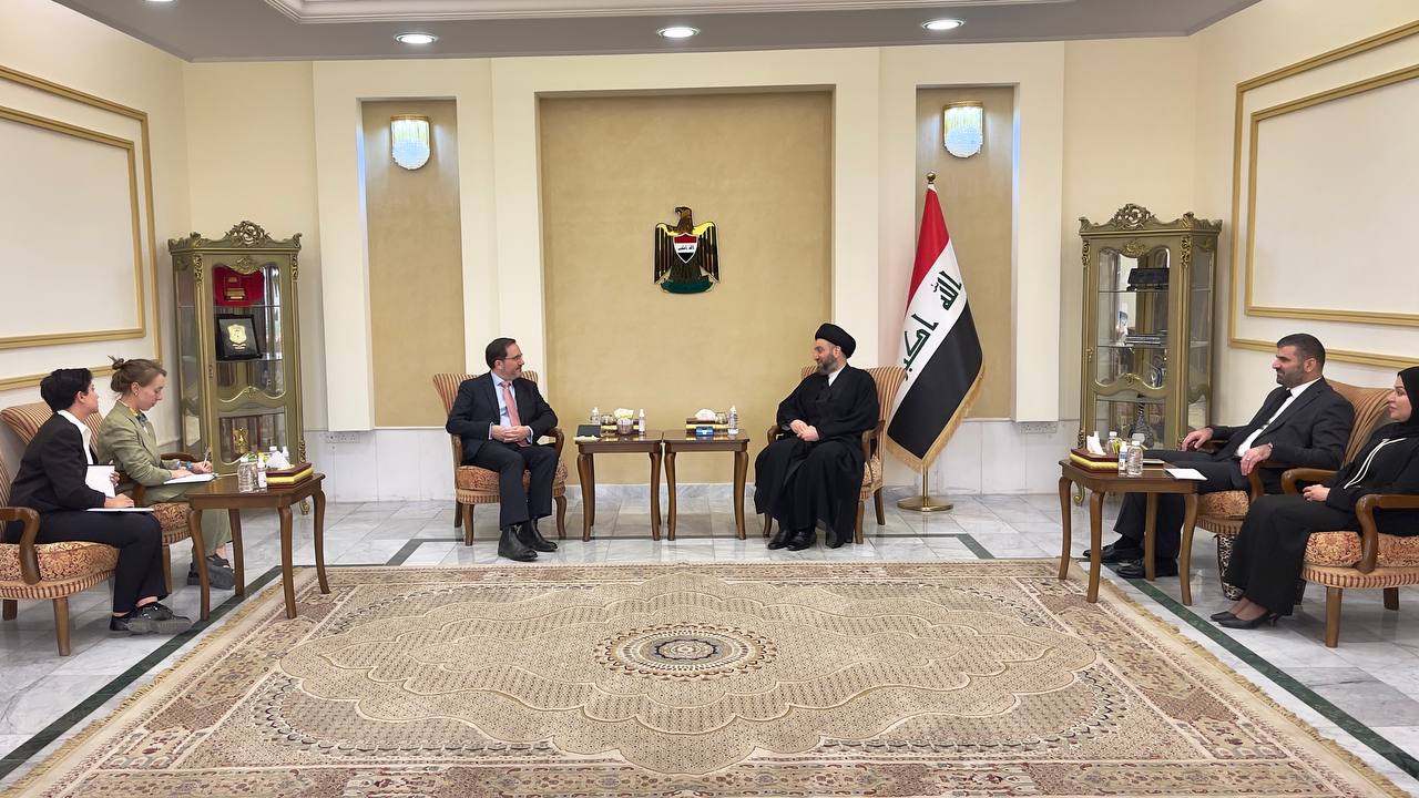 عمار الحكيم والسفير البريطاني