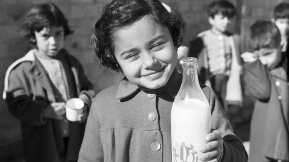 طفلة أرشيف .jpg