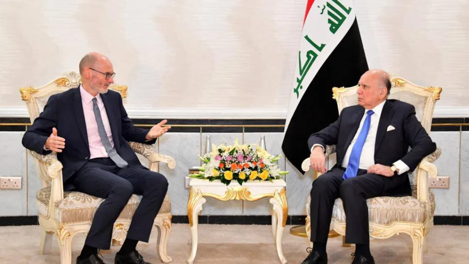 وزير الخارجية السفير البريطاني.jpg