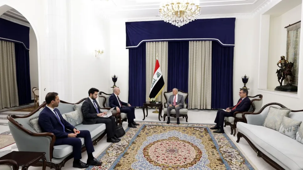 رئيس الجمهورية مع السفير التركي.jpeg