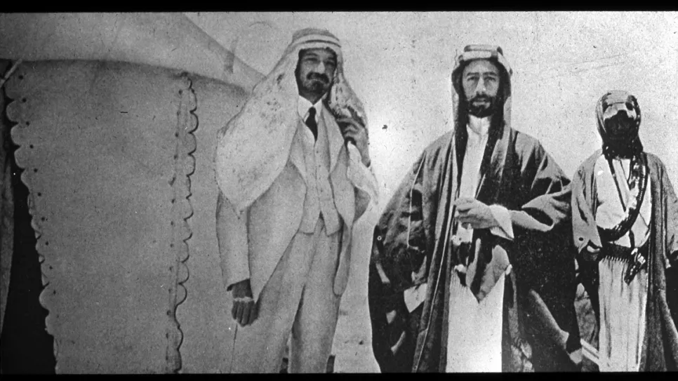 Faisal-and-the-first-Israeli-president-Chaim-Weizmann-3-Jan-1919.jpg