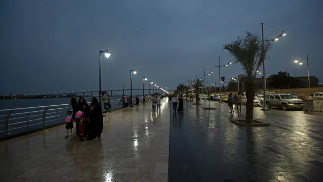 مطر اجواء كورنيش البصرة طقس.jpg