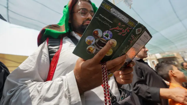 زائر ايراني زوار ايرانيين.jpg